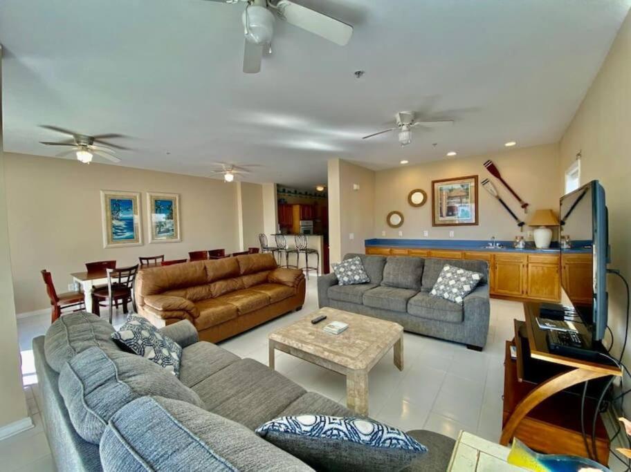 Oceanview 3-Story Getaway W/ 3 Decks, Pool, Game Room Myrtle Beach Luaran gambar